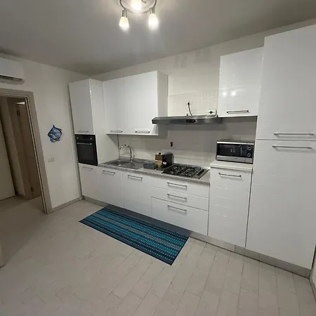 Toti 96 アパート